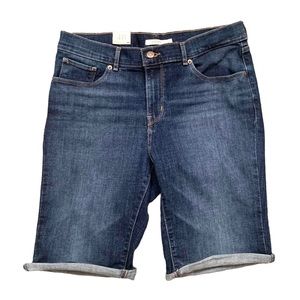 NWT Levi’s Mid Rise Dark Washed Bermuda Shorts Size 10 W30